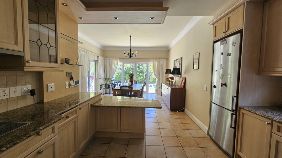 To Let 4 Bedroom Property for Rent in Hout Bay Western Cape